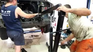 Как вытащить двигатель из швана (часть4)