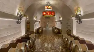 Piazza Del Dotto - Inside the Caves