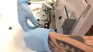 Montaggio gommino presa carta