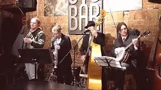 Moonshiner & Friends в Этобаре