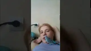 Больше она с попугаями не целуется! )))))))))))))
