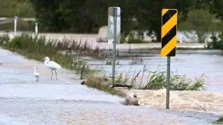 Trinity River Floods, Closes Road Bear Boyd
