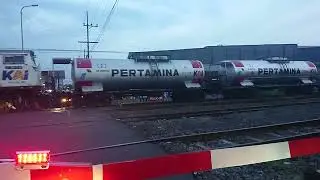 Apa Yang Terjadi Kereta Api Lewat Slow Motion