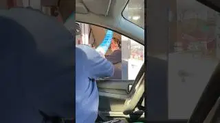 САМЫЙ ОПАСНЫЙ РОЗЫГРЫШ в МАШИНЕ / McDonald’s Drive BALLOON PRANK
