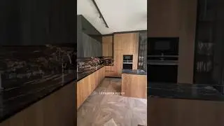 Шикарна кухня з островом