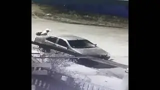 Graban a un hombre intentando forzar un auto estacionado en barrio Unión