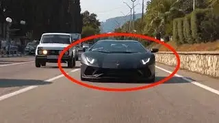 A Lamborghini❤️ car on the road 💯🔥🔥#lamborghini #viral #riding
