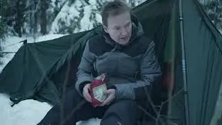 Mies, laukku ja polkupyörä - Retkelle yöksi pöpelikköön