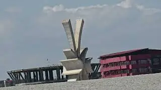 Costinesti 2025 Iulie - Noua plaja de langa hotel plina de scoici si pietris.