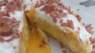 Volcán de patata , huevo y jamon