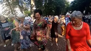 ТАНЦУЕМ 💃🕺 ПРАЗДНИК ПРОДОЛЖАЕТСЯ 👵ПЕНСИОНЕРЫ НЕ УНЫВАЮТ