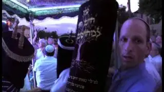 הכנסת ספר תורה לבית הכנסת נחלת בנימין בישוב גבע בנימין - אדם