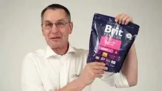 Полнорационные корма для кошек и собак премиум класса Brit Premium