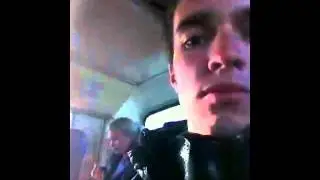 Девка ковыряет!)