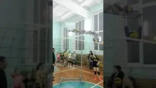 Муж сделал своими руками тренажер для волейбола