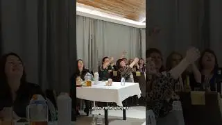 Как мы с вами зажигаем! Руки Вверх- он тебя целует 