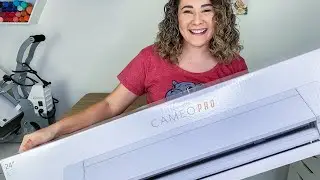 Watch me struggle with the new Cameo 4 Pro! (It's not working properly) Crafting with a non crafter.