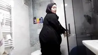 Türbanlı Kadın Banyo Temizliyor | Hijab Queen Sexy 🔮🪄🙄😁 
