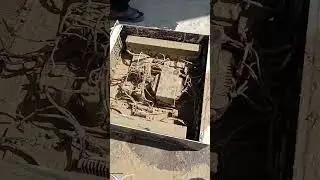 memperbaiki power rusak parah.