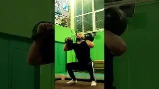 полюбил присед с гирями