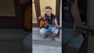 Львов, украинский юноша на требование «не петь Цоя пч на русском»