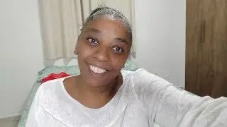 Um Homem está te admirando de longe e pedindo informação ao teu respeito ...