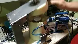 вакуумная закаточная машина