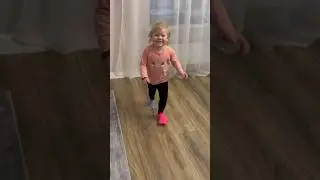 Выдумщица маленькая😂