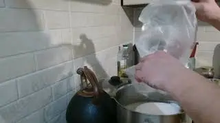 брага ставим, смотрим, делаем выводы. Всех с наступающим.
