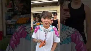 baby carrots are the best for a snack, do you guys like them? 💆🏻‍♂️💕