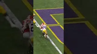 BENNETT TO MCCONKEY FOR GEORGIA'S THIRD TOUCHDOWN ON THE FIRST HALF 