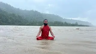 Meditation in the lap of mother Ganga | Rishikesh | Shwaasa Guru | Swami Vachananand