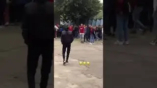 Все вышли на перемене покурить:
