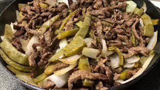 Bisteces con Nopales acompañados de una Rica salsa de tomate para hoy  😋🥩