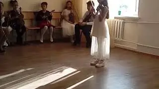 Медина на экзамене по скрипке. 3 класс