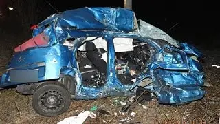 Smrteľná dopravná nehoda - auto pri predbiehaní vrazilo do kamióna