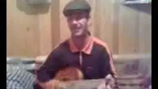 Узбек поёт.