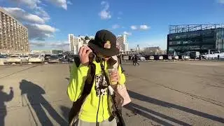 Ростик - уличный музыкант. Ростик поет на улице...♡