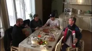Магомед Ицаринский на гармошке даргинская в кругу друзей 2021