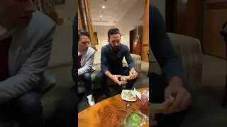 How many Divos does it take to identify a fruit? 😂