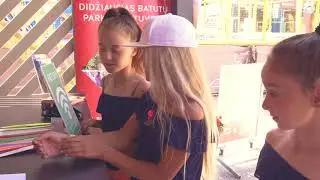 Mergaitės bando Lynų trasą medžiuose