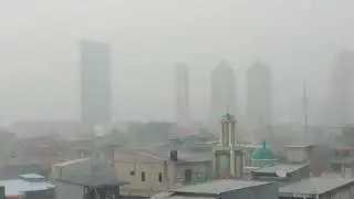 Hujan Badai Jakarta||Atap pada Terbang
