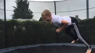 Jeg hopper på trampolin