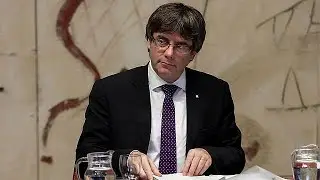 Katalonya Özerk Yönetimi Başkanı Carles Puigdemont İspanyol hükümeti tarafından alınan…