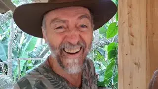 I've never seen Chico Abelha have so much fun during a video.