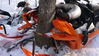Эпичные падения на снегоходах 2022