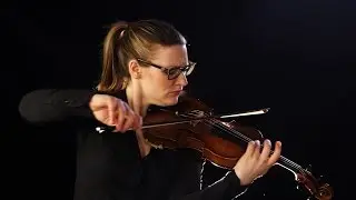 This World-Famous Violinist Played Saxophone In A Subway And People Just Walked By