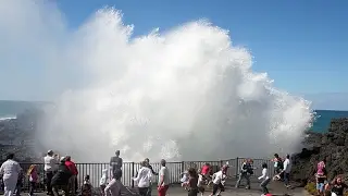 Beautiful Australia - Dangerous Blowhole in Kiama with Rainbow