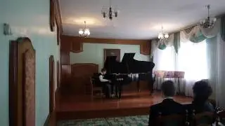 Ваня играет "Песню жаворонка" в муз.колледже