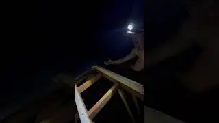 Кровельные гвозди вместо скоб. #кровля#каркасник#крыша#монтажкровли